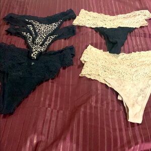 Elegant Lace Panties Black, Cream
10 pairs of thong panties from Soma
Size M
EUC